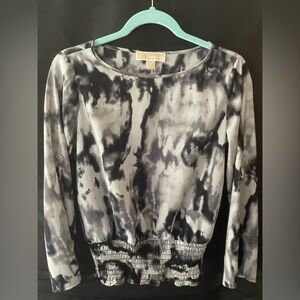 Michael Kors XS tye-dye blouse w roll up sleeve. Elastic waist no stains or rips